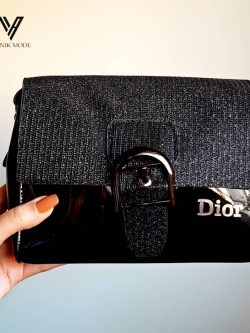 خرید اینترنتی کیف دوشی زیبا و شیک زنانه Dior در رنگ‌های مشکی و نقره‌ای