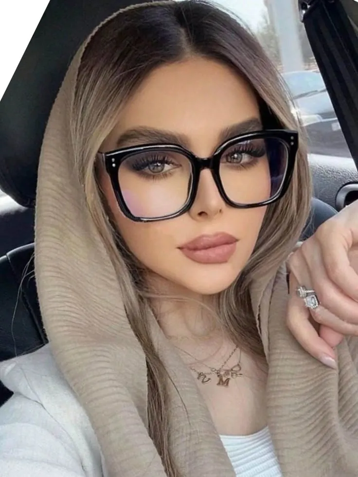 چگونه عینک آفتابی را با لباس ست کنیم